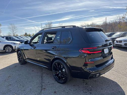 2026 BMW X7 M60i