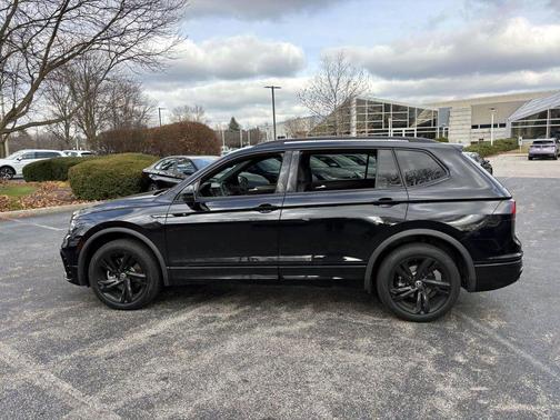 2023 Volkswagen Tiguan 2.0T SE R-Line Black 4MOTION