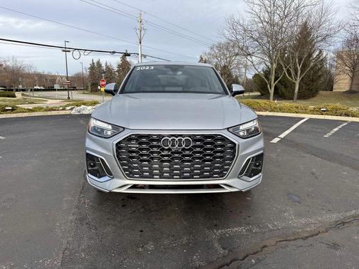 2023 Audi Q5 45 S line Premium Plus