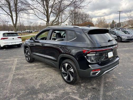 2026 Volkswagen Taos SE