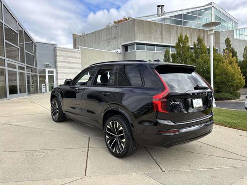 2026 Volvo XC90 B6 Ultra Dark Theme 7-Seater