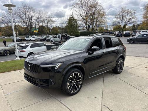 2026 Volvo XC90 B6 Ultra Dark Theme 7-Seater