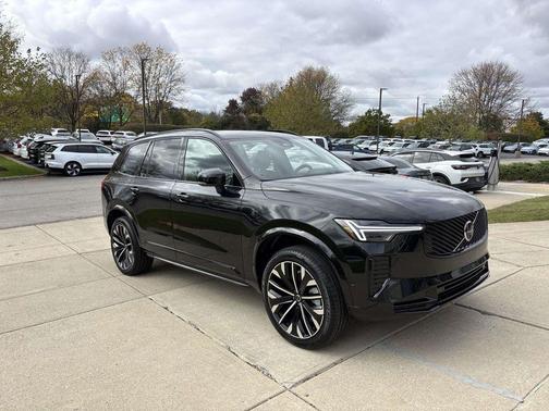 2026 Volvo XC90 B6 Ultra Dark Theme 7-Seater