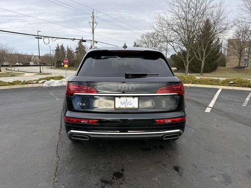 2024 Audi Q5 45 S line Premium Plus