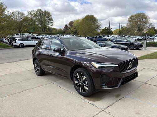 2026 Volvo XC60 B5 Plus