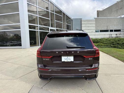 2026 Volvo XC60 B5 Plus