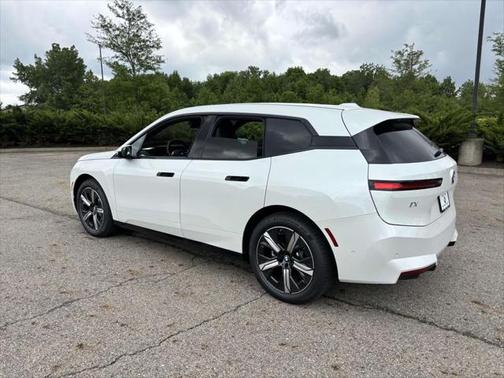 2026 BMW iX xDrive45