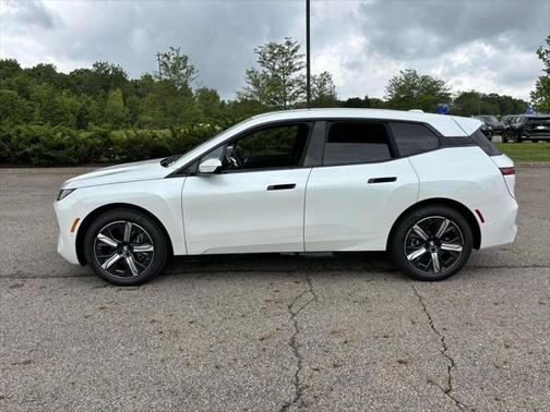 2026 BMW iX xDrive45