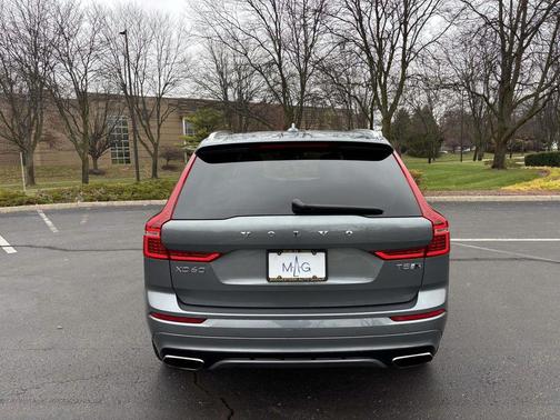 2019 Volvo XC60 T5 R-Design