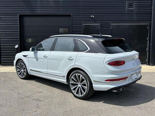 2025 Bentley Bentayga Azure