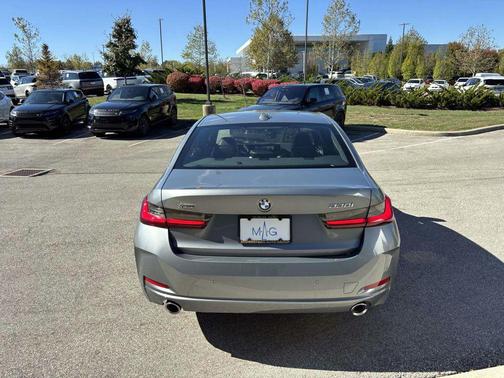 2025 BMW 330 i xDrive