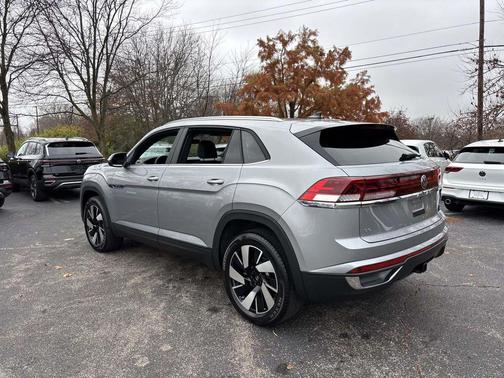 2026 Volkswagen Atlas Cross Sport 2.0T SE w/Technology 4MOTION