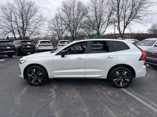 2026 Volvo XC60 B5 Plus