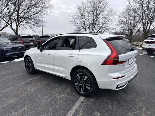 2026 Volvo XC60 B5 Plus