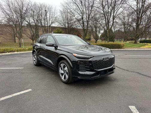 2025 Audi Q6 e-tron Premium Plus quattro