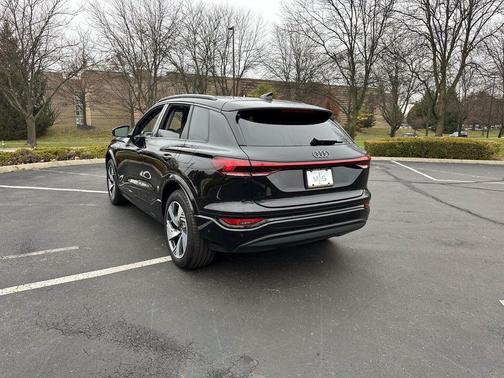 2025 Audi Q6 e-tron Premium Plus quattro