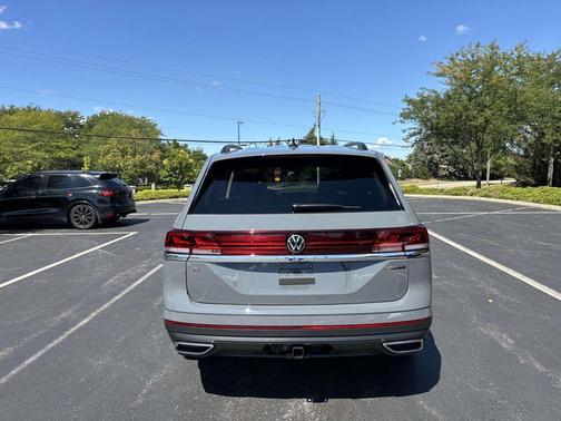 2026 Volkswagen Atlas 2.0T SE w/Technology 4MOTION