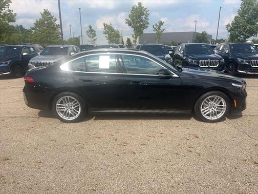 2025 BMW 530 i xDrive