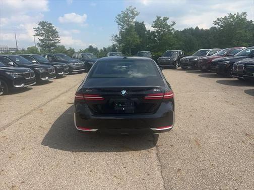 2025 BMW 530 i xDrive
