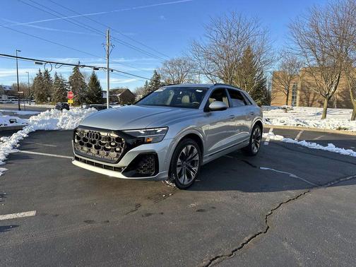 2025 Audi Q8 55 Premium Plus