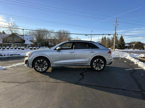 2025 Audi Q8 55 Premium Plus