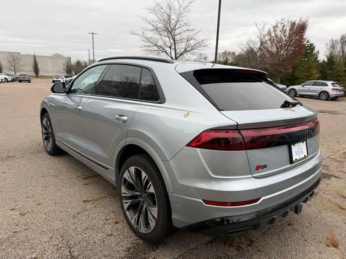 2025 Audi Q8 55 Premium Plus