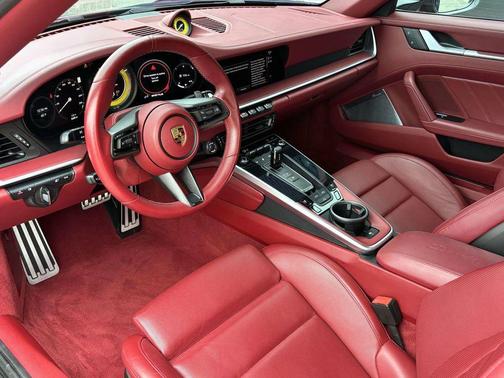 2022 Porsche 911 Turbo