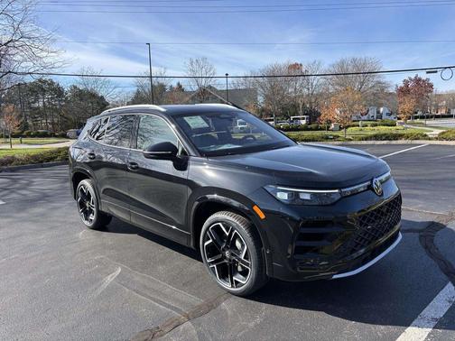 2026 Volkswagen Tiguan 2.0T SEL R-Line 4MOTION