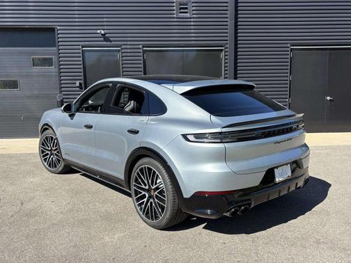 2026 Porsche Cayenne GTS