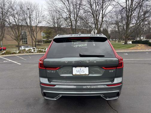 2026 Volvo XC60 B5 Ultra