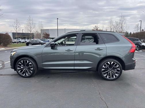 2026 Volvo XC60 B5 Ultra