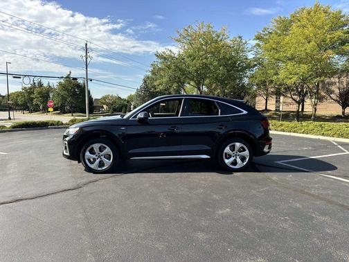 2022 Audi Q5 45 S line Premium Plus