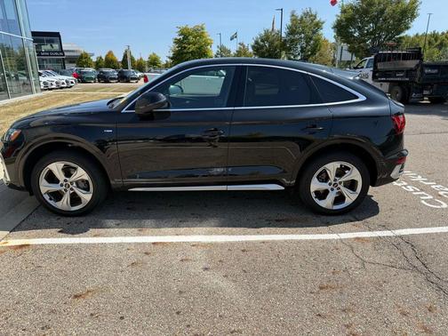 2022 Audi Q5 45 S line Premium Plus