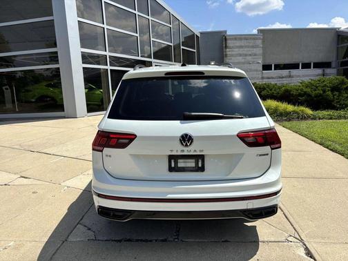2022 Volkswagen Tiguan 2.0T SE R-Line Black 4MOTION
