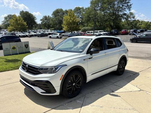 2022 Volkswagen Tiguan 2.0T SE R-Line Black 4MOTION