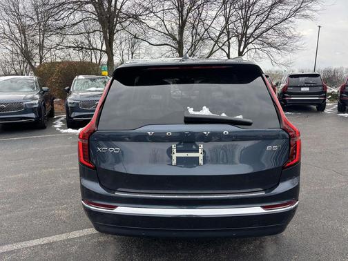 2026 Volvo XC90 B5 Plus 7-Seater