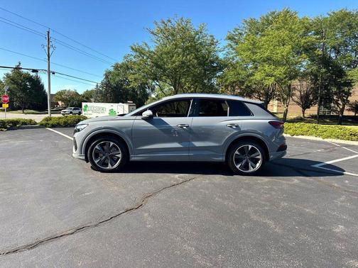 2022 Audi e-tron Premium