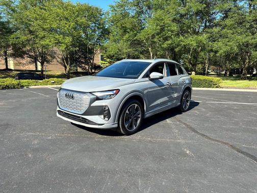 2022 Audi e-tron Premium