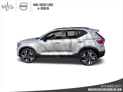 2025 Volvo XC40 B5 Plus Dark Theme
