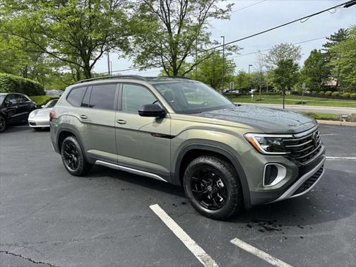 2025 Volkswagen Atlas 2.0T Peak Edition