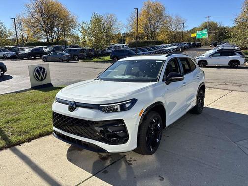 2025 Volkswagen Tiguan 2.0T SE R-Line Black 4MOTION