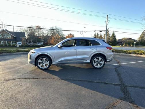2025 Audi Q5 Premium Plus TFSI quattro S tronic