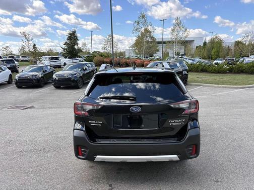 2022 Subaru Outback Touring XT