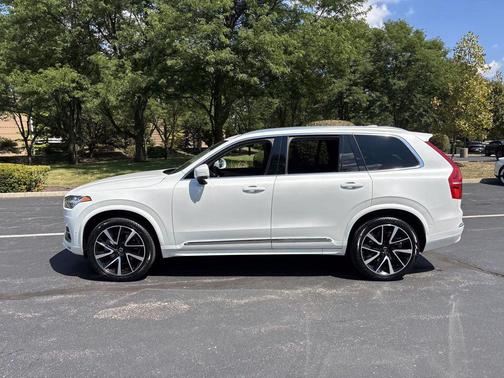 2023 Volvo XC90 B6 Plus 7-Seater