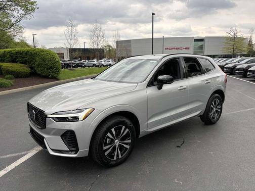 2025 Volvo XC60 B5 Core