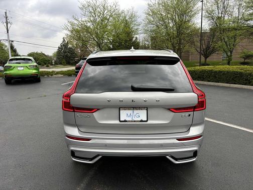 2025 Volvo XC60 B5 Core