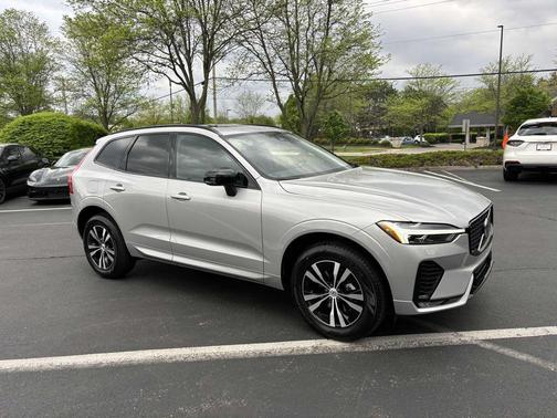 2025 Volvo XC60 B5 Core