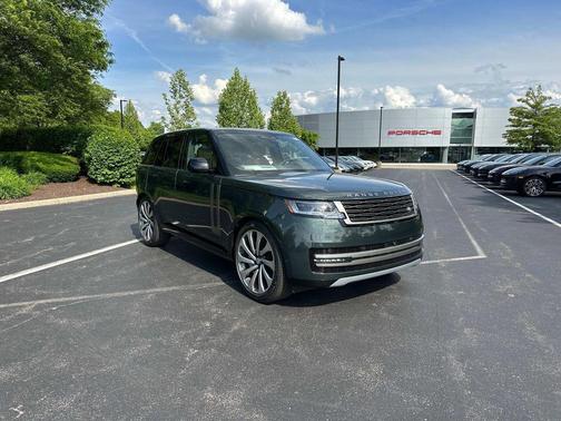 2025 Land Rover Range Rover P530 SE