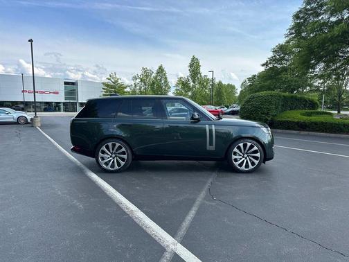 2025 Land Rover Range Rover P530 SE