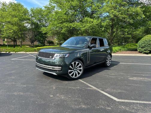 2025 Land Rover Range Rover P530 SE